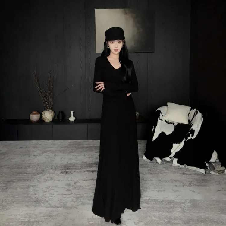 有洧Youwei【珍珠少女】长袖女新款秋高级感内搭针织连衣裙25SS0524