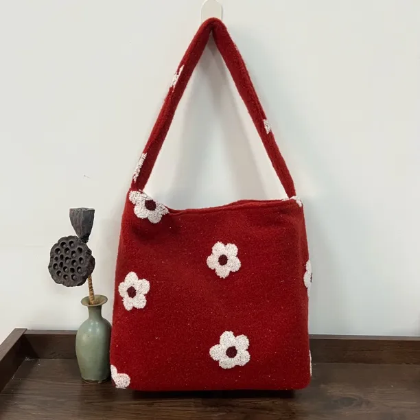 【手工不易，No退换】韩版甜美毛绒花朵刺绣单肩大容量文艺托特包女