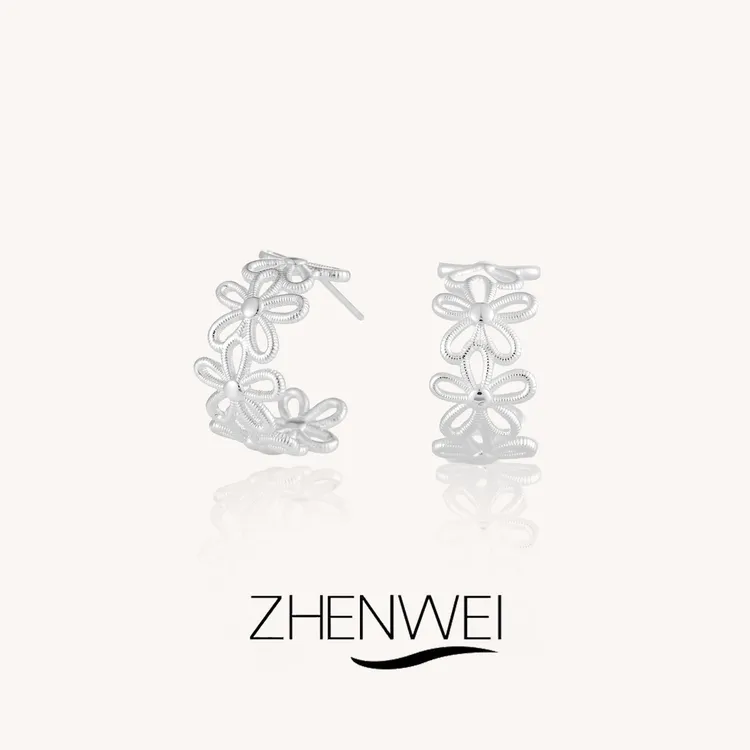 铜合金耳饰 ZHENWEI/甄薇  法式甜美蕾丝花朵耳钉温柔可爱简约