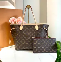 未使用 LouisVuitton/路易威登 Neverfull中号购物袋红内里/6577