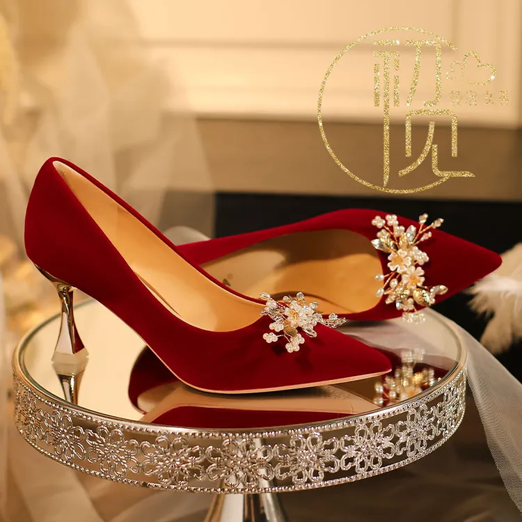 中式红色高跟鞋女2025新款秀禾婚纱两穿新娘鞋酒杯跟不累脚结婚鞋