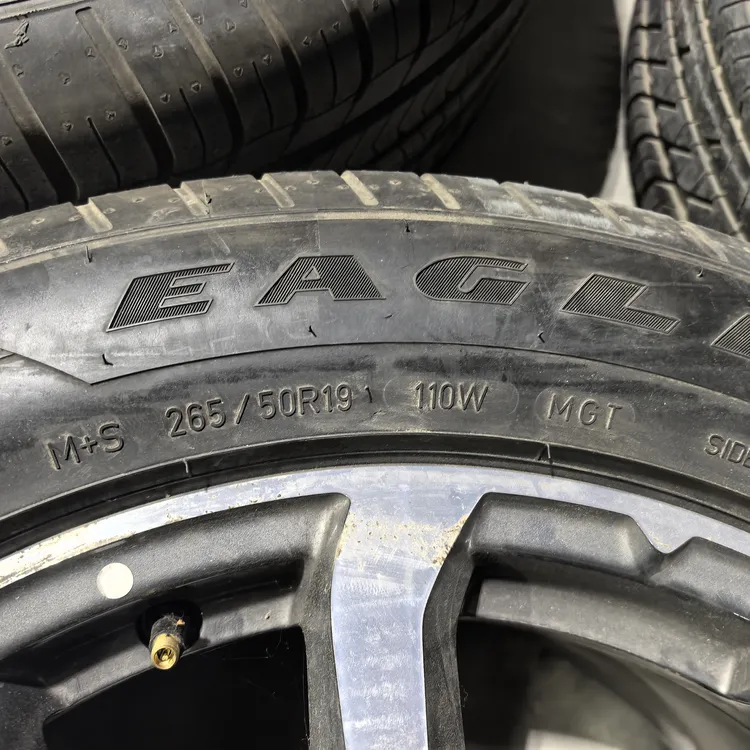 玛莎拉蒂莱万特轮毂，265-50R19 标价即一套全部价位
