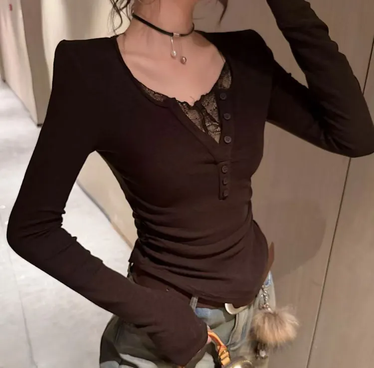 2025秋冬新款V领加绒拼蕾丝时尚百搭小众设计感侧打邹性感上衣