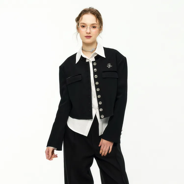 ikyou原创高级感黑色夹克外套女春季新款气质显瘦短款西装上衣服