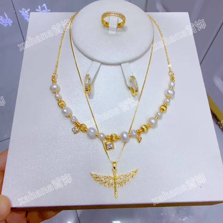 铜合金亚克力项链 新款时尚精美百搭金色气质珍珠三件套首饰仙女