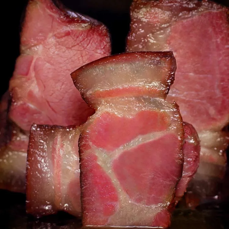 柴火烟熏腊肉四川巴蜀特产美食