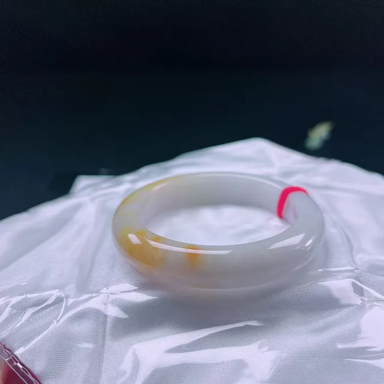 天然缅甸翡翠A货55-56冰飘黄翡正圈手镯，时尚百搭女款无纹
