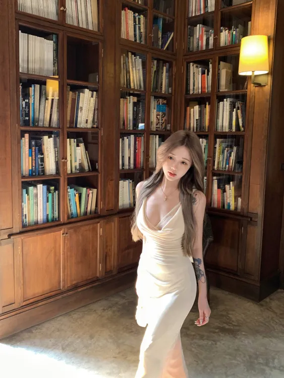 性感辣妹设计感拼接蕾丝长款连衣裙女荡领垂感褶皱鱼尾裙