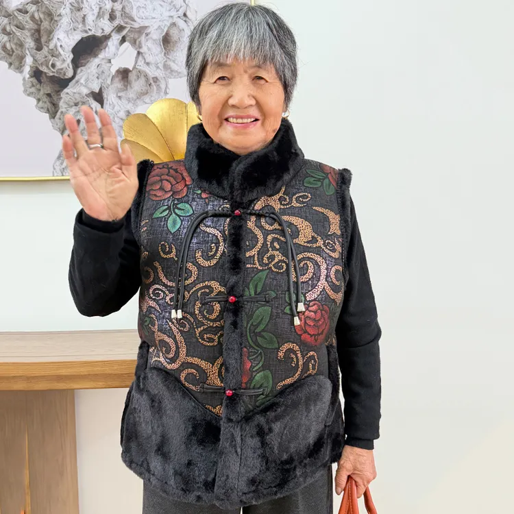 奶奶冬装中国风加绒加厚坎肩马甲老年妈妈新款上衣老人外套女