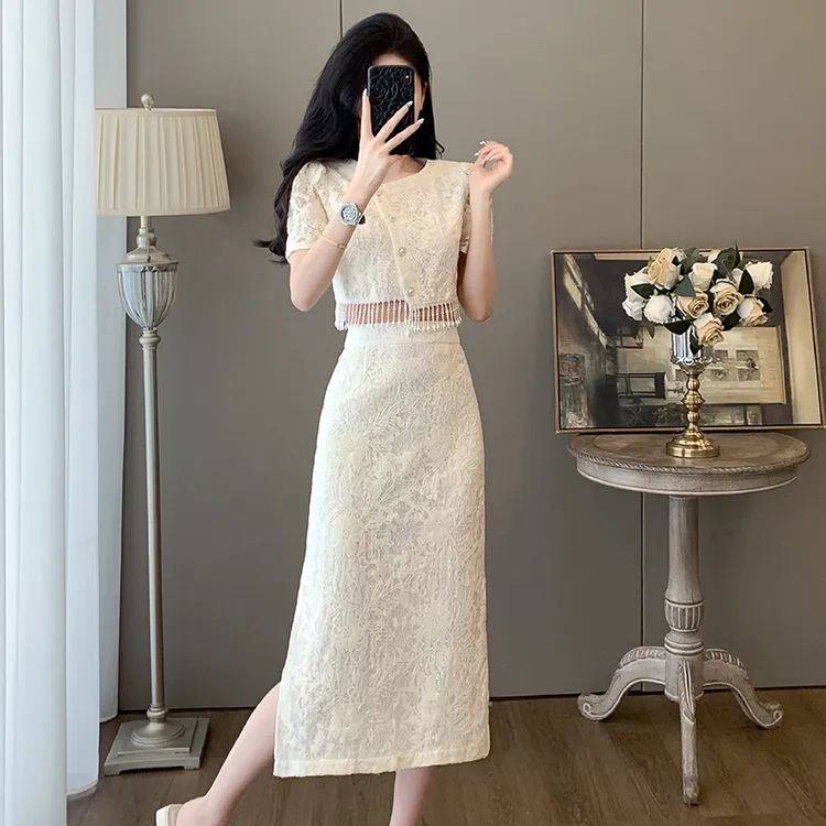 2025夏季新款法式复古蕾丝拼接短袖半身连衣裙女时尚气质显瘦套装