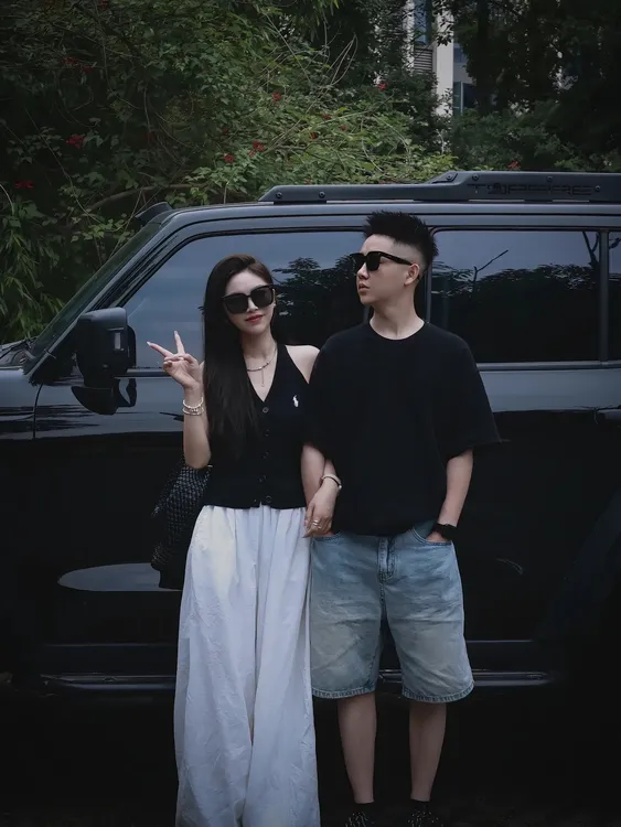 【黑夜骑士】夏季纯色黑色马甲无袖上衣搭配白色直筒长裤两件套装