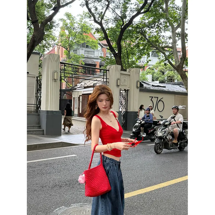 纯欲性感短款吊带背心女夏季新款修身显瘦辣妹阔腿宽松牛仔裤套装