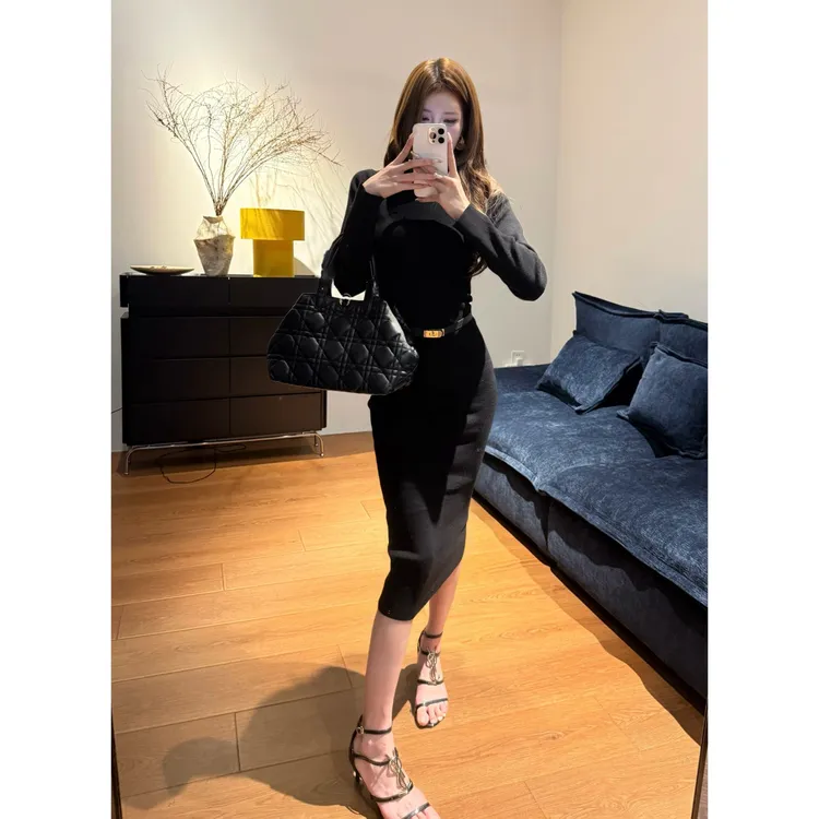 大女主气质极简长袖中长款夏季修身女连衣裙中高领包臀裙