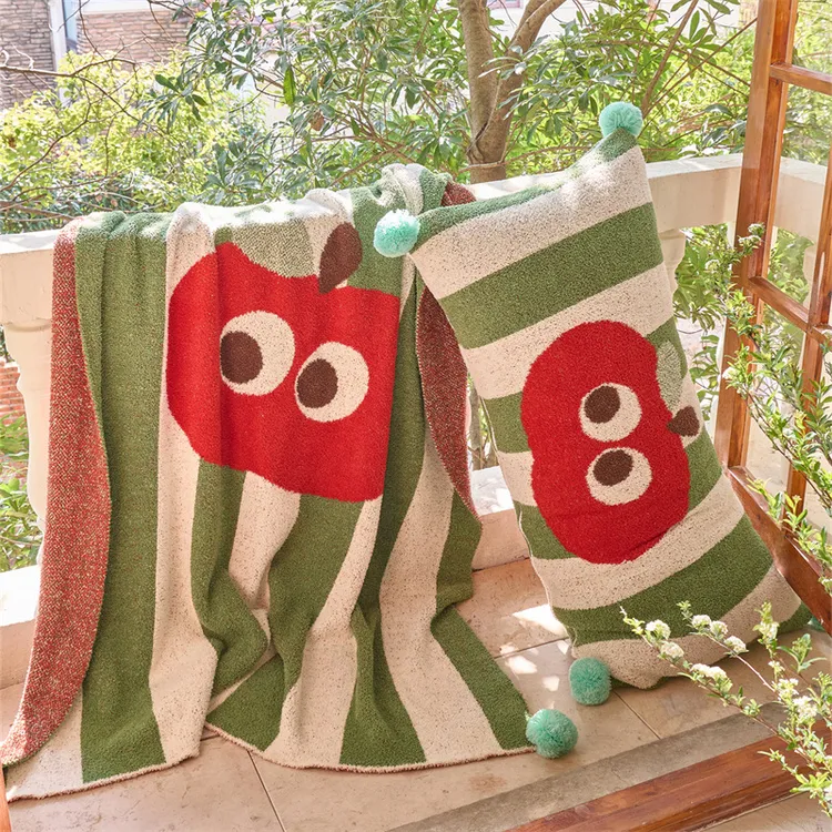 A类超软萌红果图案毛毯半边绒沙发毯办公室午休盖毯