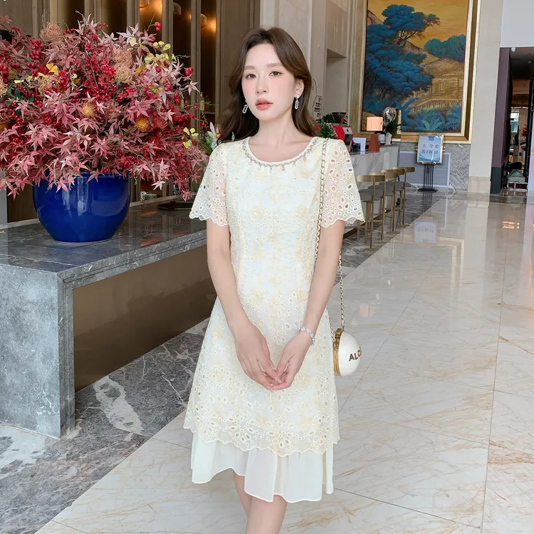 奢姿大码女装2025夏季新款时尚圆领短袖裙子胖妹妹气质蕾丝连衣裙