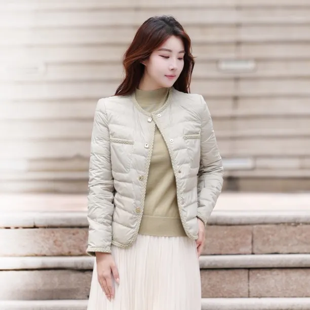 WHITE COLLAR/白领圆领超薄短款鹅绒服