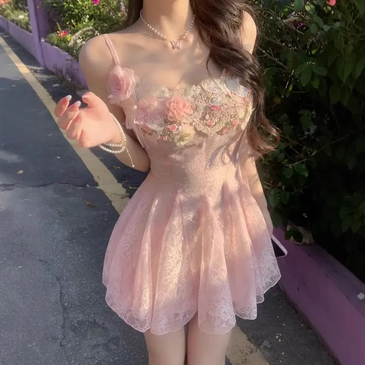 法式甜美纯欲立体花朵网纱吊带连衣裙2025春夏新款收腰显瘦仙女裙