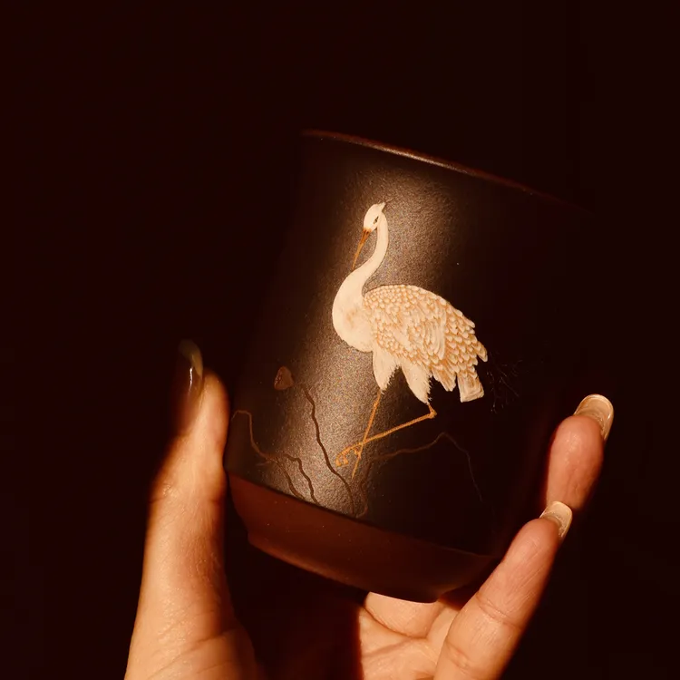 紫泥儒石山居白鹭莲蓬泥绘主人杯