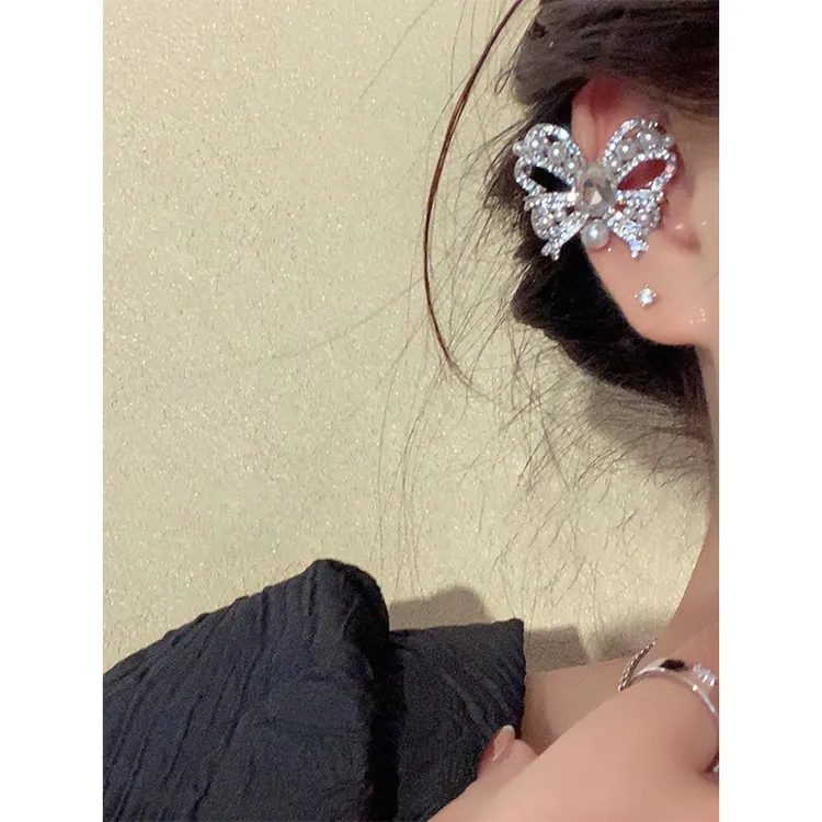 铜合金合成锆石耳饰 满钻蝴蝶耳骨夹女无耳洞轻奢耳环气质款耳夹