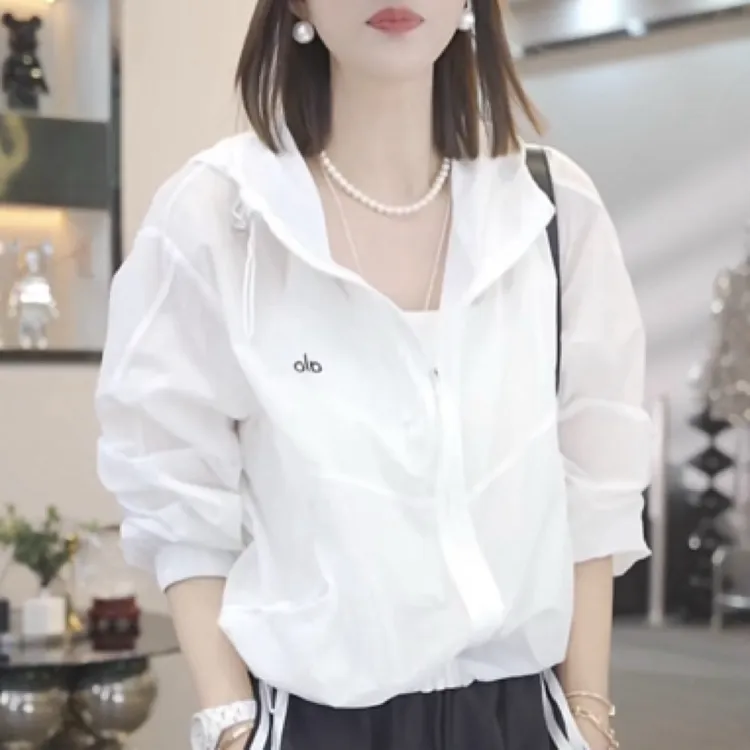 韩版时尚薄款连帽防晒衫女宽松百搭洋气减龄短外套春游出行衣服女