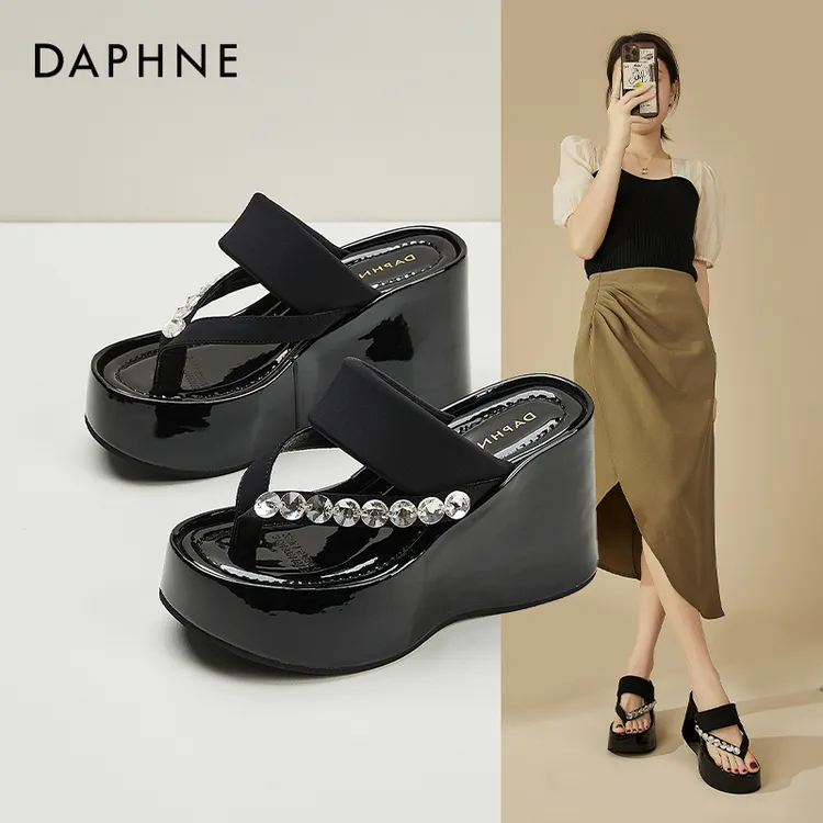 达芙妮官方正品女鞋轻奢凉鞋女款2025新款爆款拖鞋海边度假凉拖女