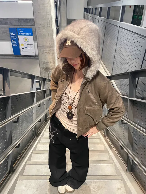 BINXLAN美式复古修身毛领连帽外套女秋冬加厚毛绒保暖短款夹克潮