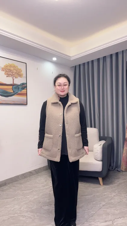 厚款宽松型纯色翻领中老年女装外套时尚马甲