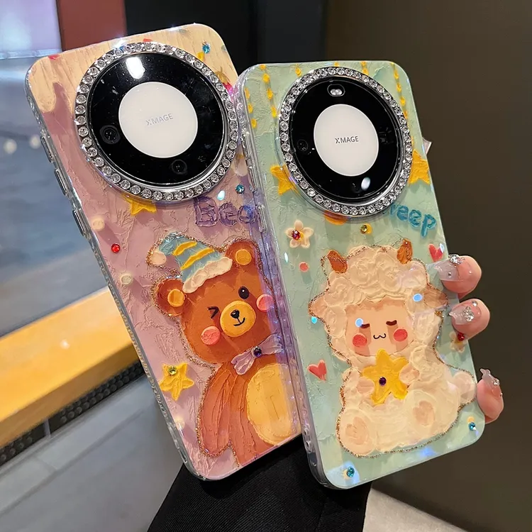 适用华为mate70系列苹果新款手机壳小众绵羊全包满钻大孔镜头透气