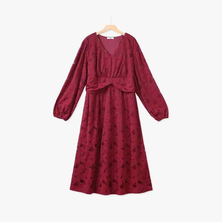 300斤特大码女装胖MM时尚气质温柔风设计感收腰连衣裙