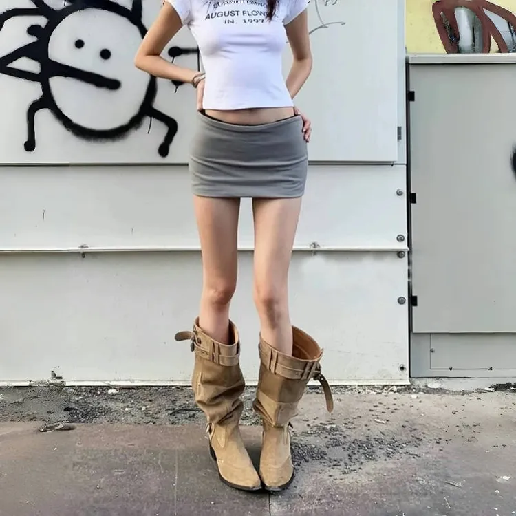 不过膝长靴女2025年秋季卡其色绒面尖头靴子女粗跟显瘦褶皱堆堆靴