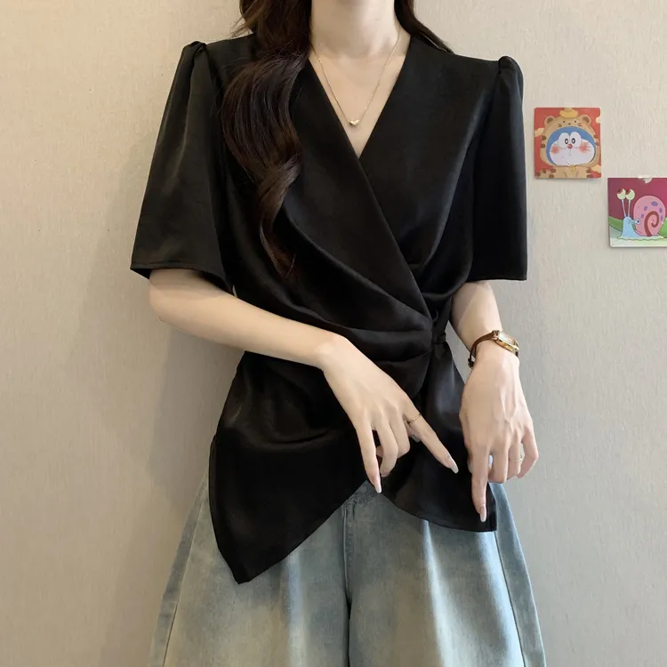 大码女装法式缎面V领短袖衬衫女夏季胖妹妹遮肚显瘦掐腰正肩上衣