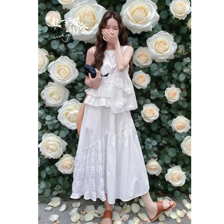 白色超仙立体花朵套装裙女2025年夏季巨好看法式背心半身裙两件套