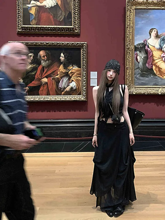 【洛栀少女】2025夏季新款露肩褶皱上衣女不规则显瘦a字半身裙套装