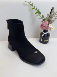 D11029短筒瘦瘦靴中筒平跟马丁靴靴子秋冬女靴粗跟