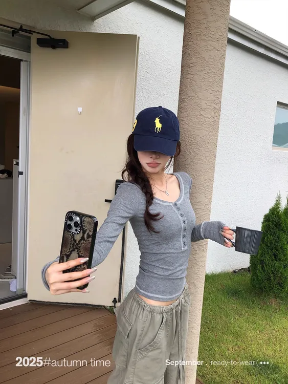SUNONEONE 亨利扣修身显瘦长袖打底T恤女秋2025新款圆领薄款上衣