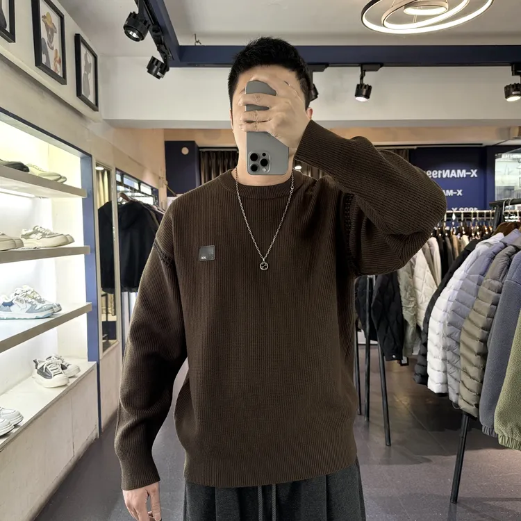 KP-X高密肌理感皮标设计毛衣冬季慵懒风潮流拼接时尚宽松男针织衫