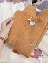 七言家新品！巨好穿#落日橘刺绣南瓜包扣毛衣开衫