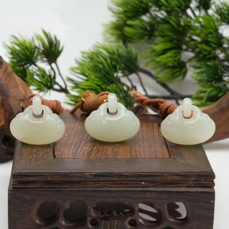 【小北严选】和田玉吊坠约21*28mm带绳 【多样性发一件】-WH182X93