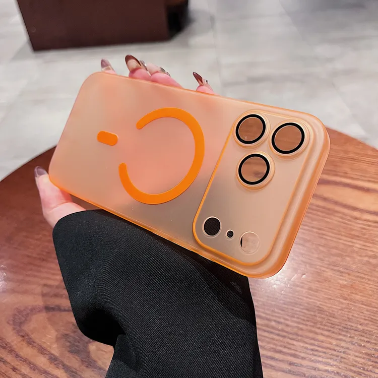 适用于iPhone17手机壳16promax磨砂雾面磁吸充电轻薄保护套半透明