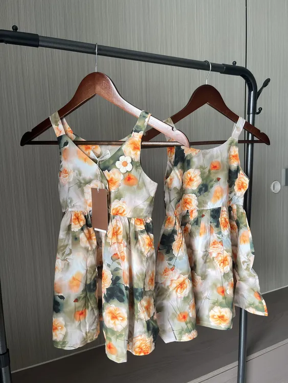 女童碎花连衣裙背心连衣裙