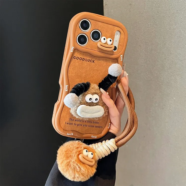秋冬新款棕色翻毛绒丑萌腊肠嘴适用于苹果17promax手机壳全包防摔