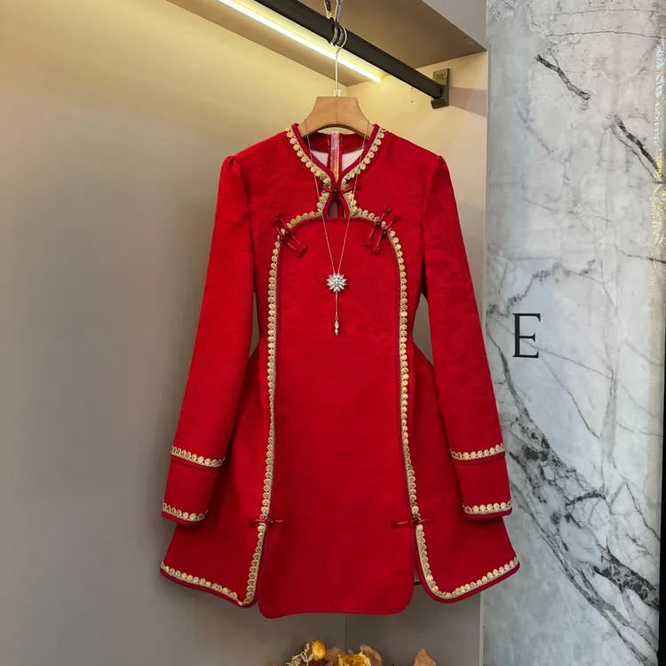 2025新款国风复古盘扣金边装饰东方丰韵胖mm大码连衣裙