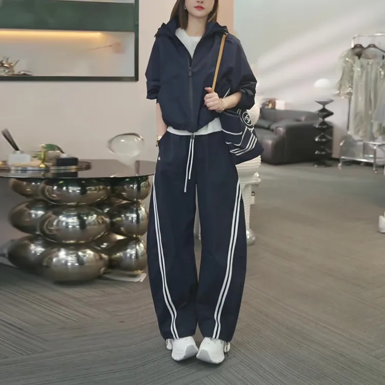 拉夏贝尔高级感休闲时尚套装女洋气松弛蓝色长袖连帽外套长裤两件