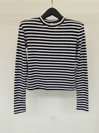 KIOKWANG//秋季新款 条纹圆领休闲修身垫肩长袖上衣人手必备