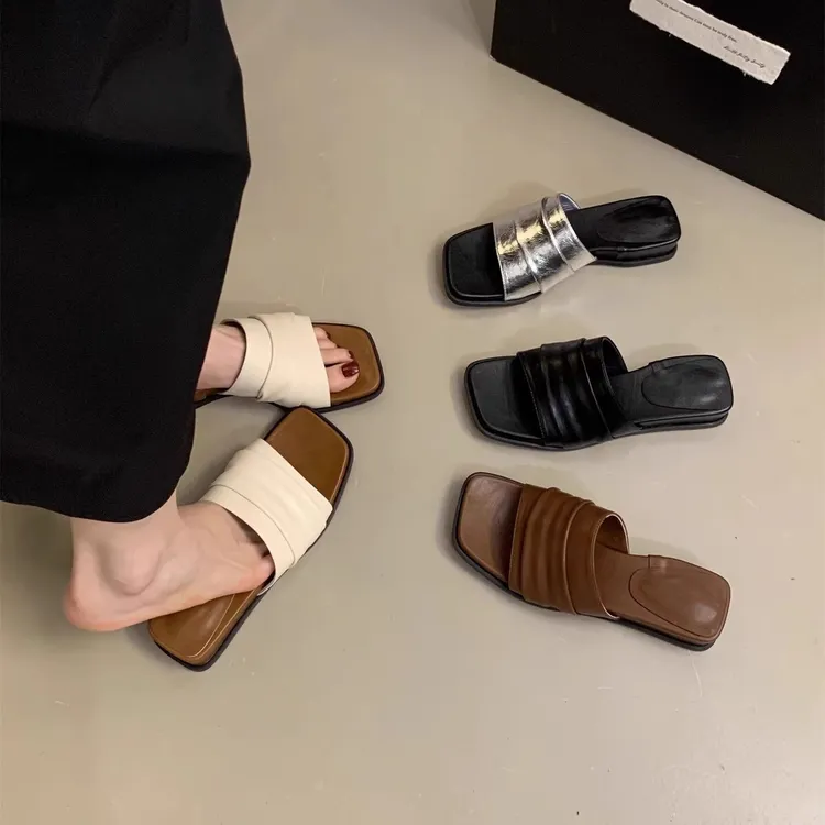 UHCK坡跟凉拖女款2025年夏季新款复古小众仙女一字拖法式方头厚底