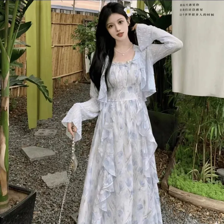 森系连衣裙蕾丝裙子显瘦气质长裙法式收腰碎花夏季复古小众温柔风