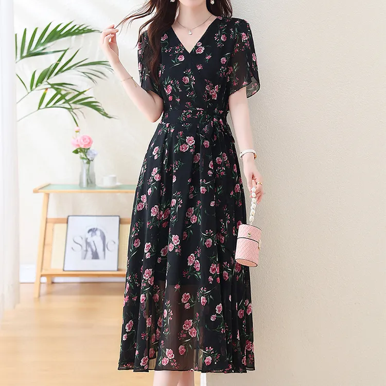 拉夏贝尔茶歇法式气质碎花雪纺连衣裙女2025夏季收腰显瘦连衣裙子