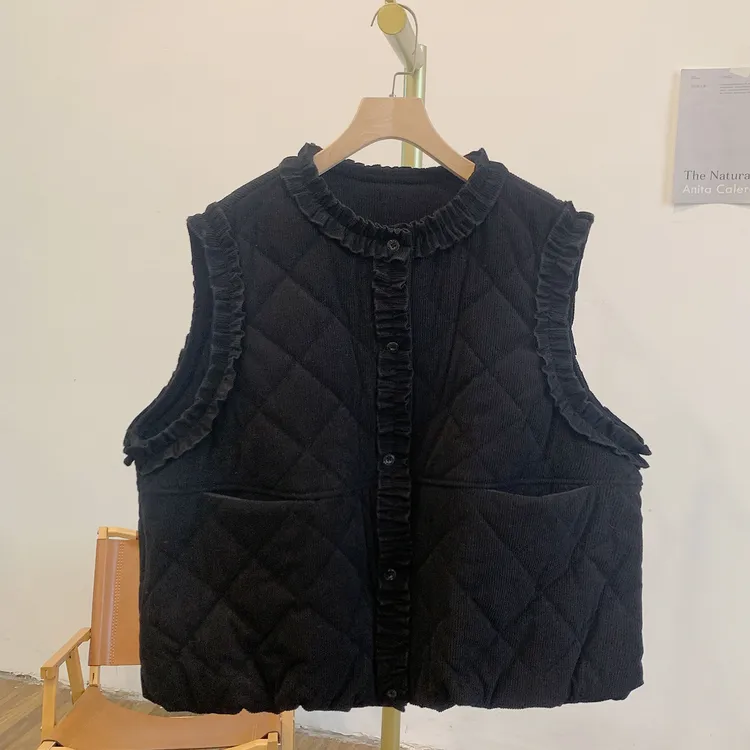 椰奶小方-黑Y4032-2菱格夹棉灯芯绒木耳边圆领棉马甲