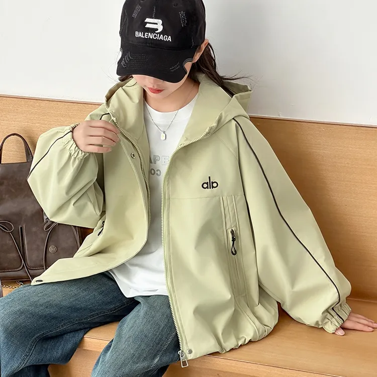 女童春秋款连帽外套儿童洋气时髦韩版秋季冲锋衣大童女孩宽松秋装