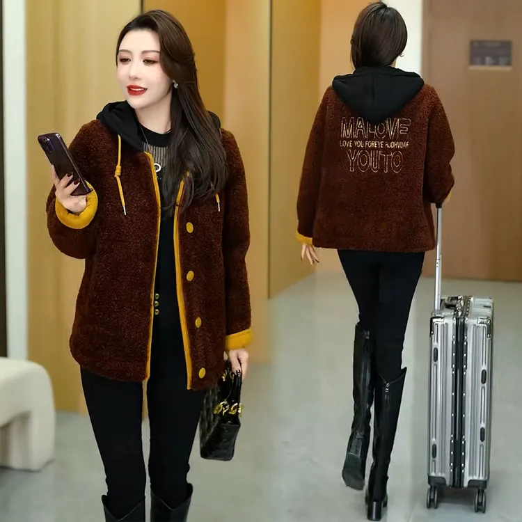 时尚休闲风羊羔毛连帽外套女2025新款洋气减龄拼接宽松保暖外套潮